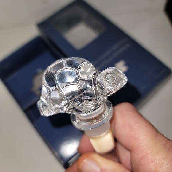 Towle Austria Full Lead Crystal TURTLE Wine Bottle Decanter Stopper flared NIB - Picture 1 of 5